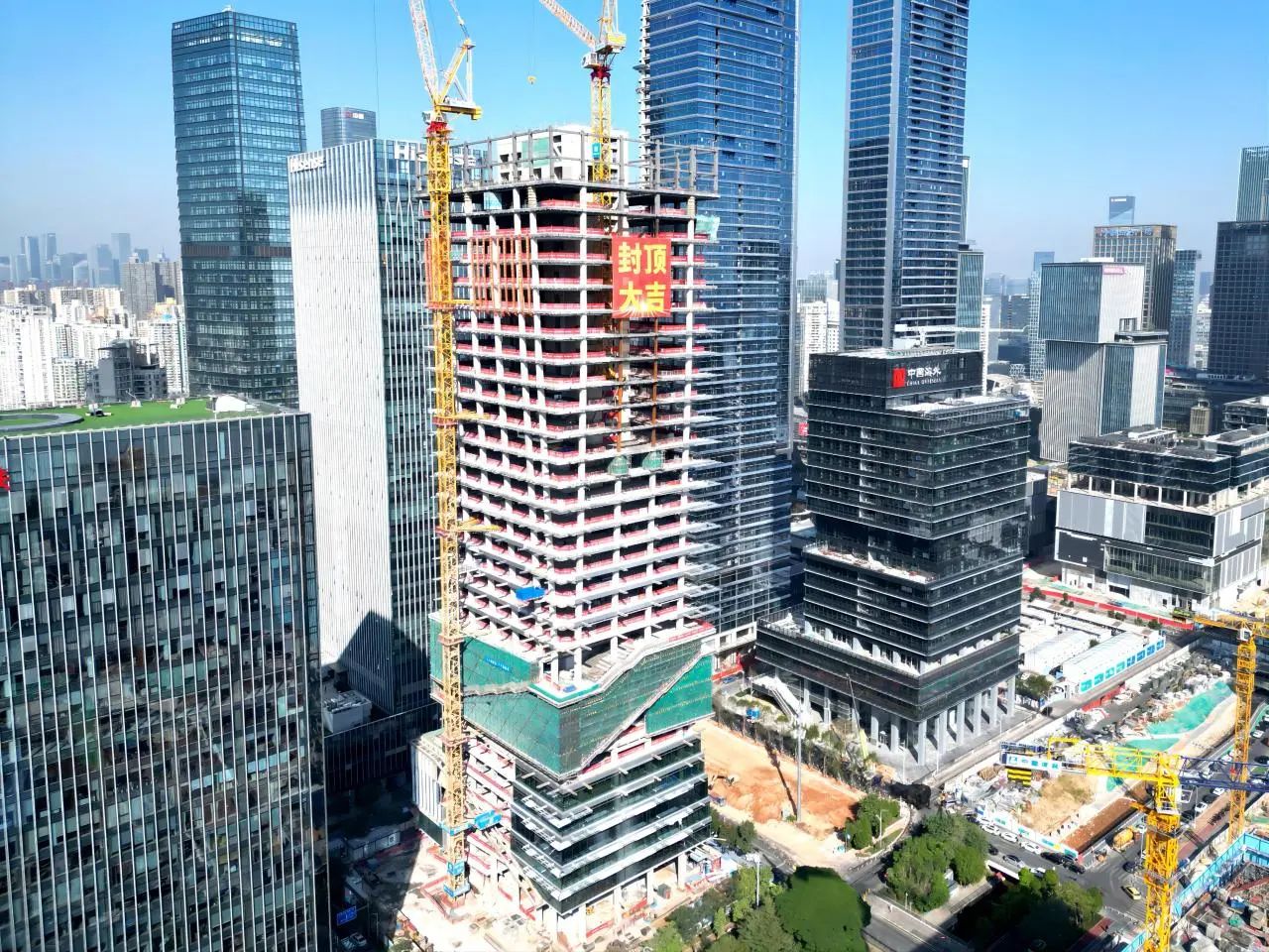 （工程动态）中建一局深圳字节跳动后海中心项目封顶.jpg
