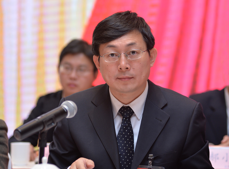 刘立新主持开、闭幕式